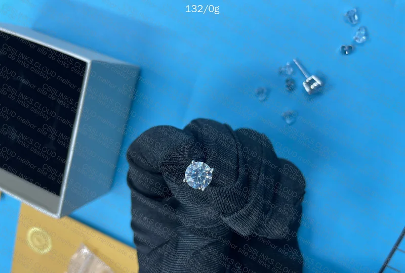 Moissanite Earring 2 carats 6