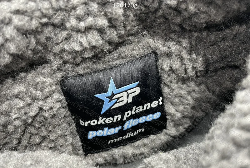 Broken planet fleece 4