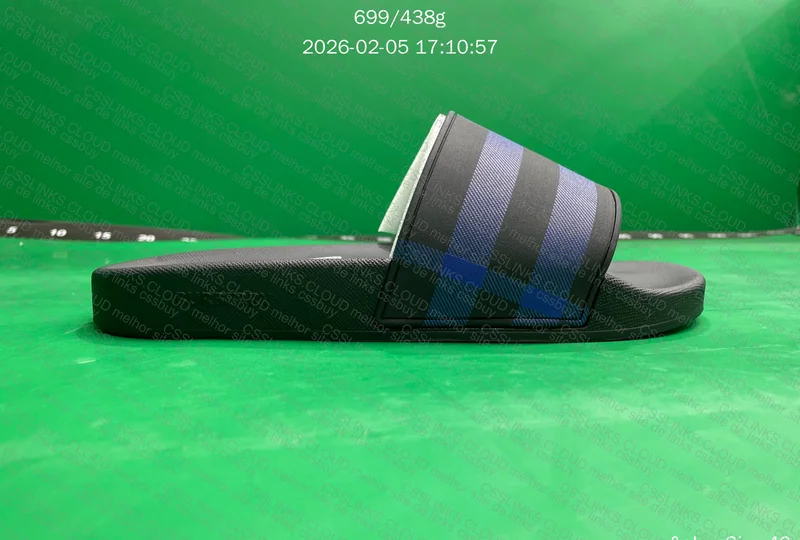 Burberry Slide 4
