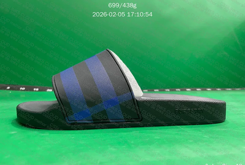 Burberry Slide 5