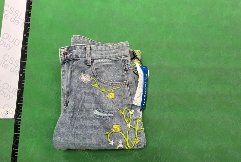 Embroidered Baggy Pants 3