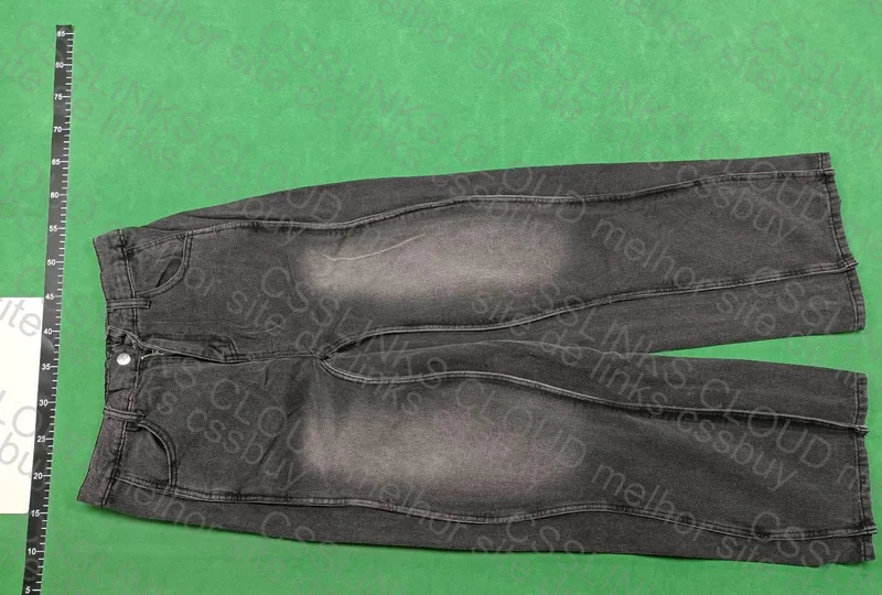 Baggy or Straight Jeans 2