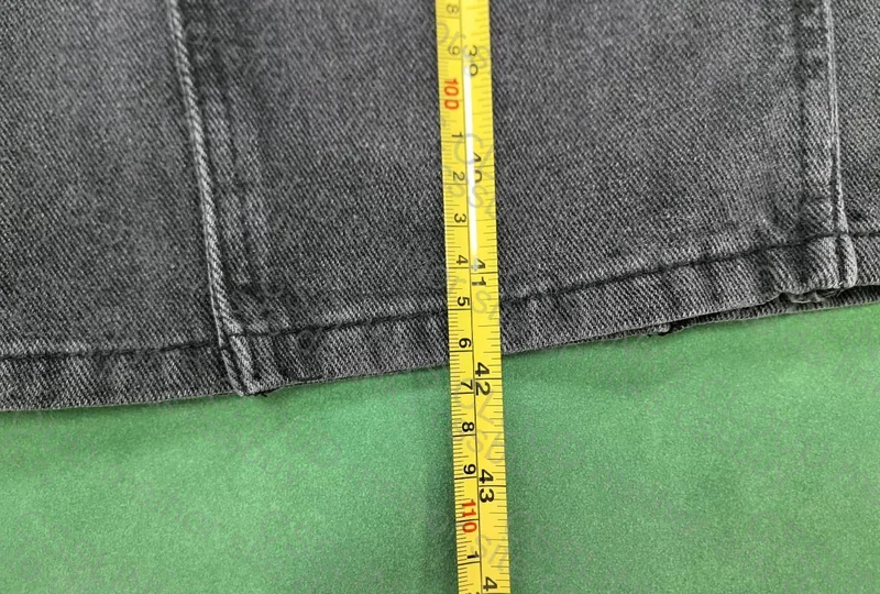 Baggy or Straight Jeans 6