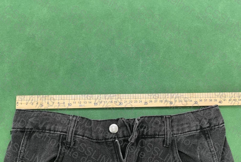 Baggy or Straight Jeans 7