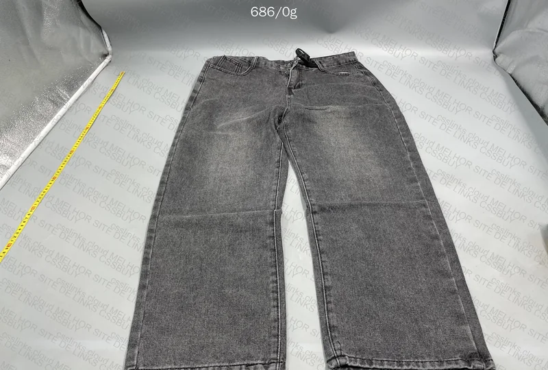 Baggy or Straight Jeans IDK