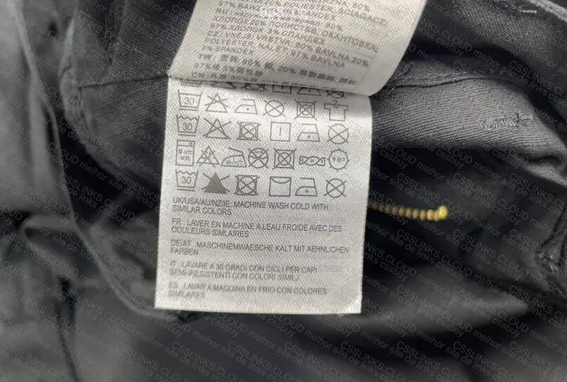 Carhartt Cargo Pants 2