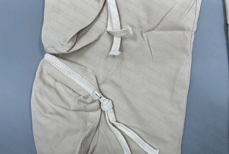 Cargo Pants with Many Pockets 3