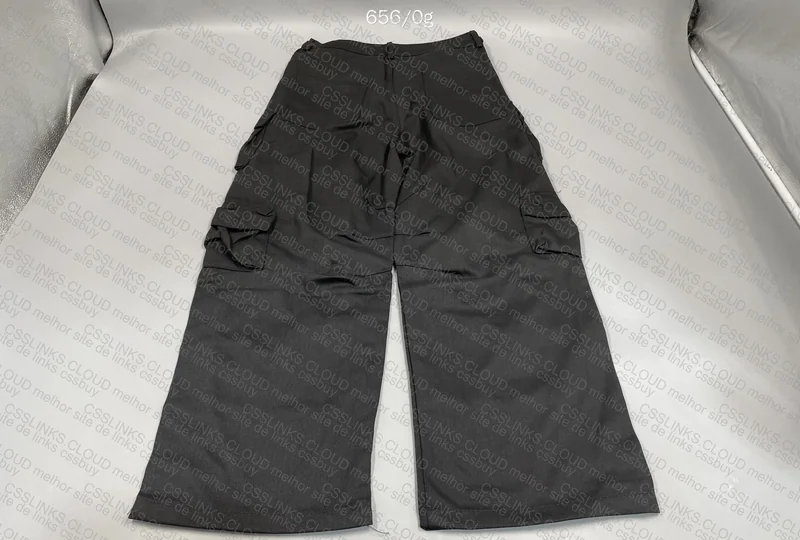 Cargo Pants with Several Pockets 2