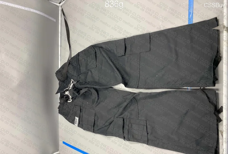 Corteiz Cargo Pants 6