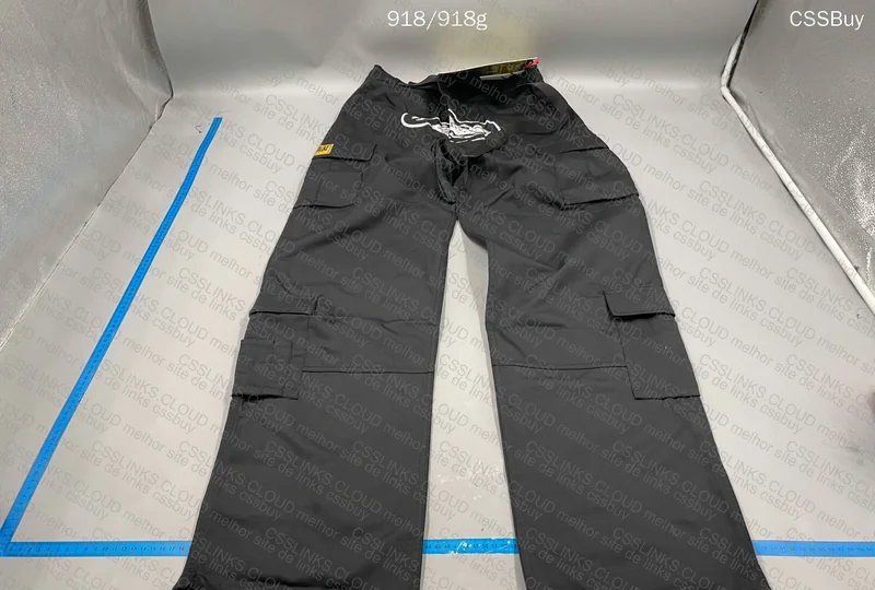 Corteiz Cargo Pants 3