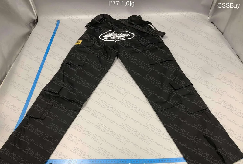 Corteiz Cargo Pants 4