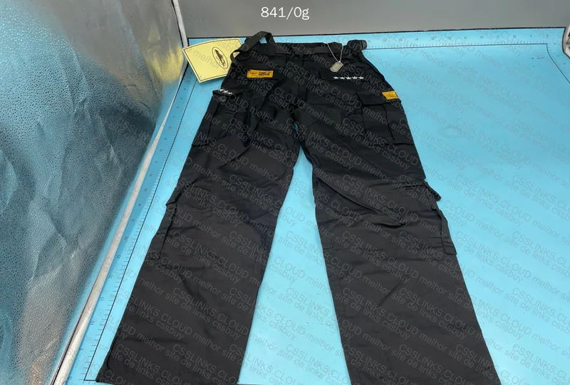 Corteiz Cargo Pants 4