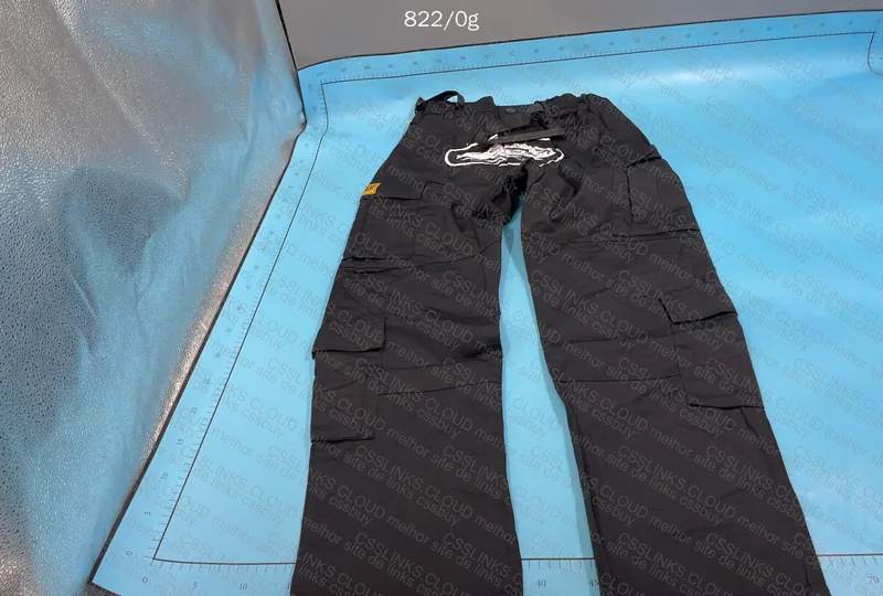 Corteiz Cargo Pants 4