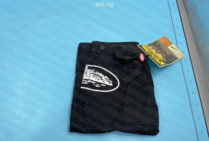 Corteiz Cargo Pants 6