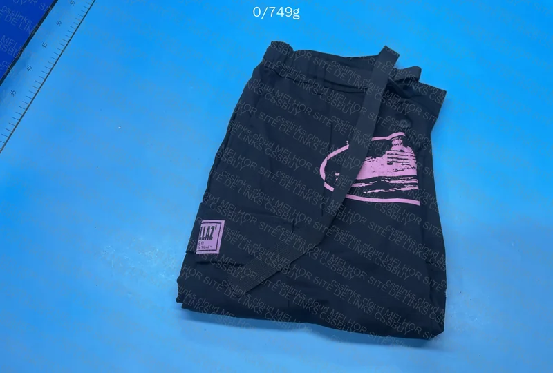 Corteiz Cargo Pants (Pink)