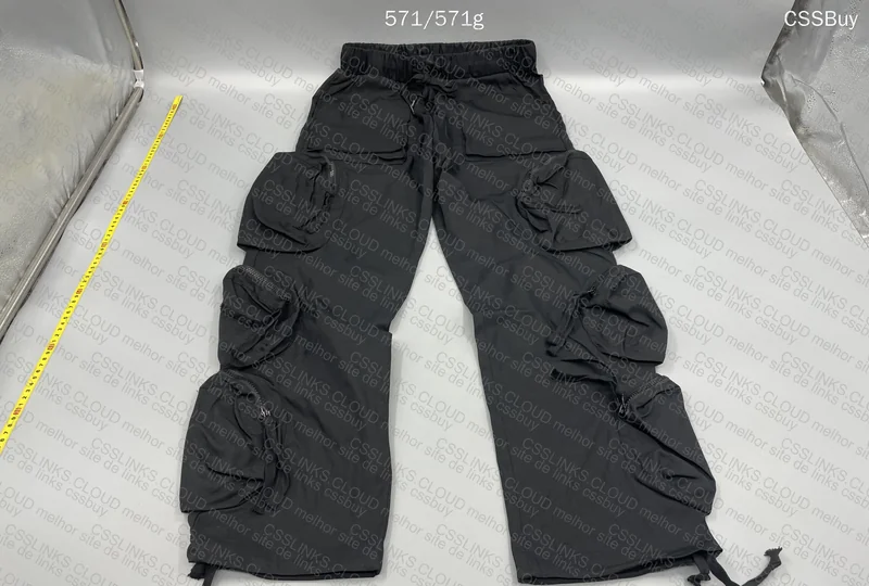 Cargo Pants with Many Pockets 2