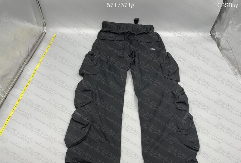 Cargo Pants with Many Pockets 4
