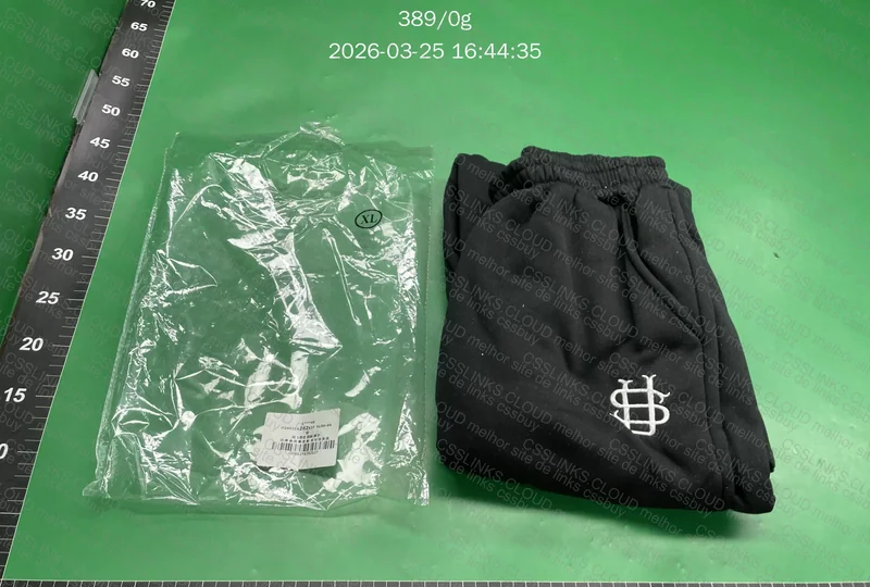 Calça de Moletom x Suvene