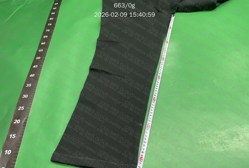 Calça Essentials Black 5