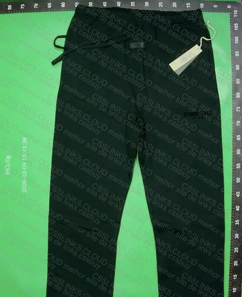 Calça Essentials Black 8