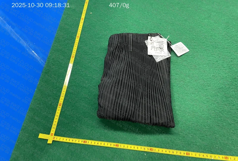 CALÇA ISSEY MIYAKI