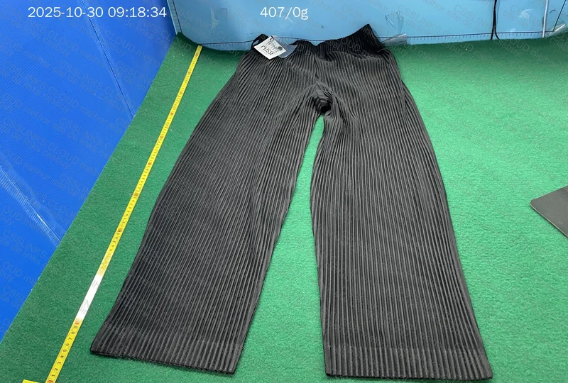 CALÇA ISSEY MIYAKI 4