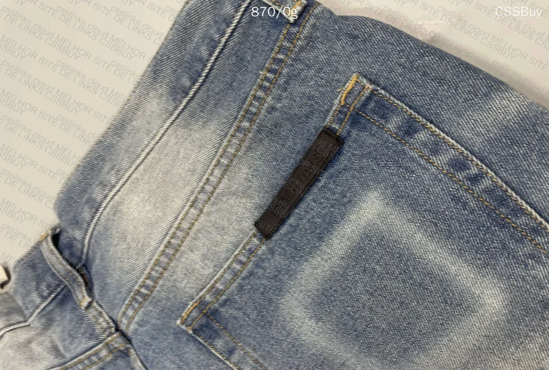 Essentials Jeans