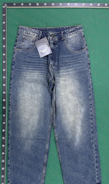 Gallery Style Jeans 4