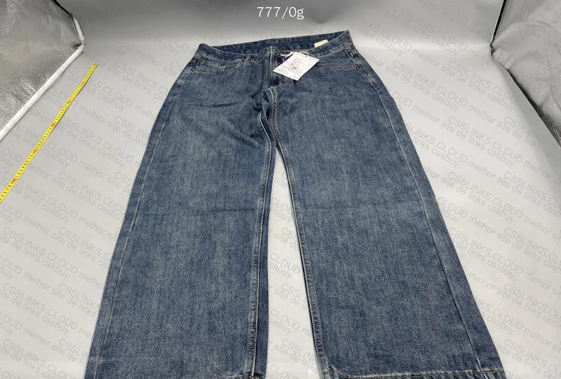 Generic Jeans (with measurements)