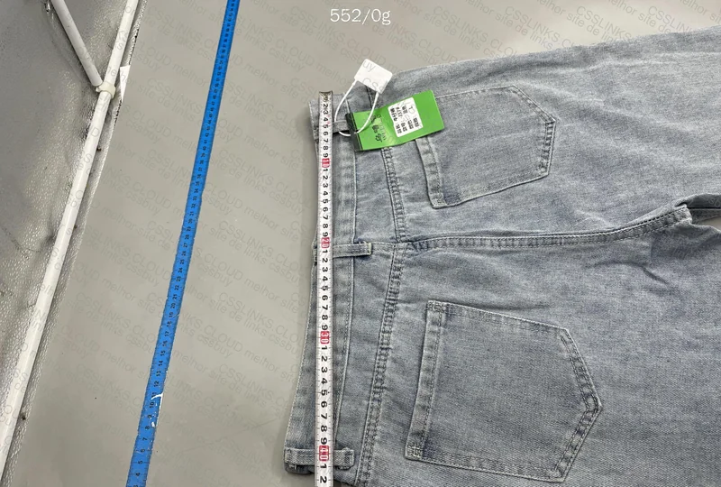 Light Wash Jeans 8