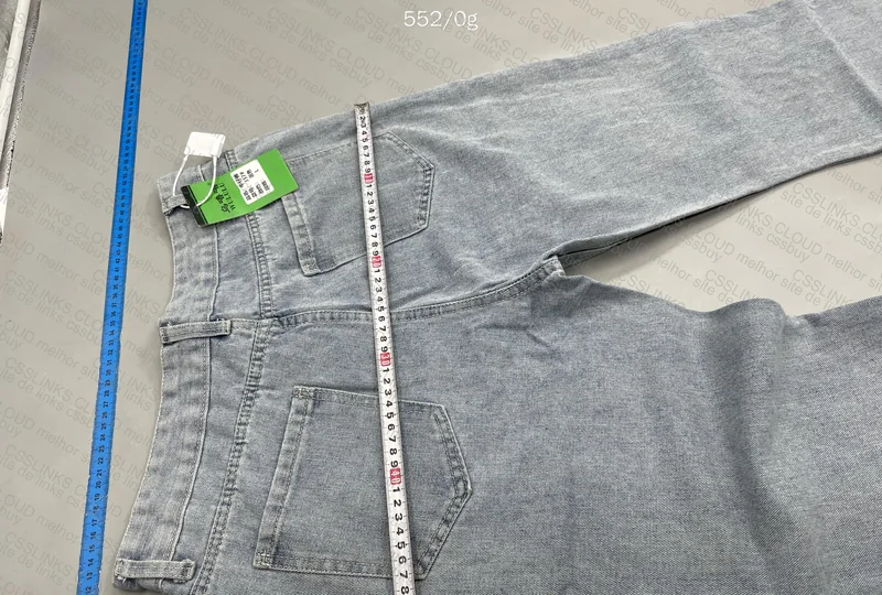 Light Wash Jeans 9