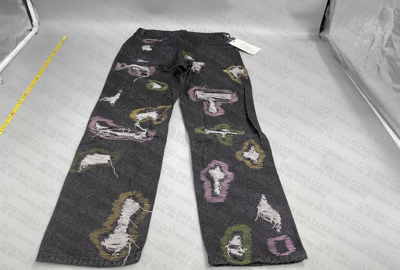 Ripped Jeans without Brand 2