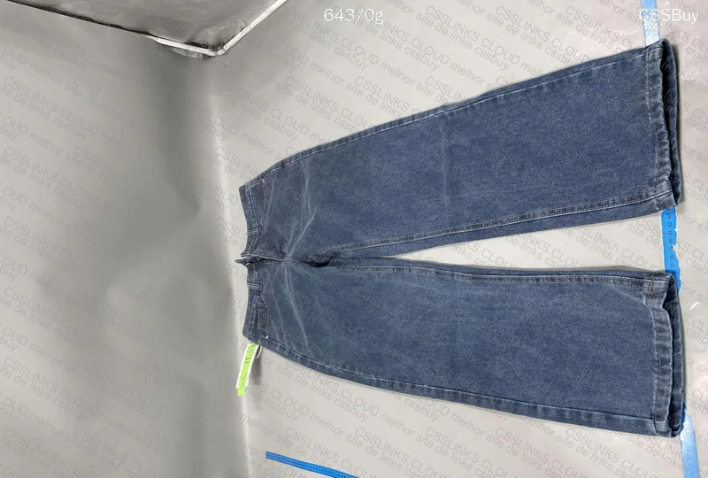 Straight Leg Jeans 3