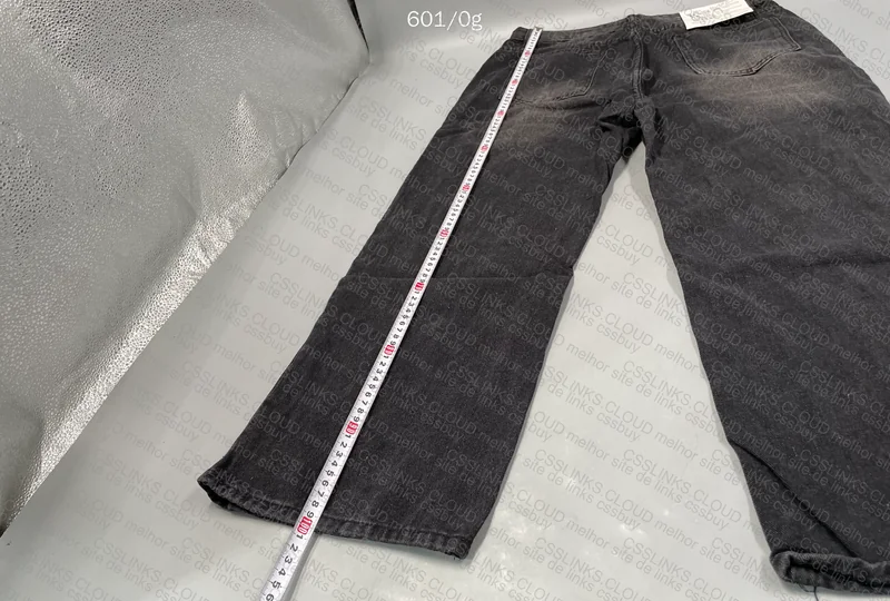 Straight Leg Jeans 3
