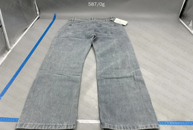 Straight Leg Jeans 3