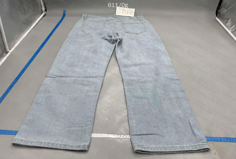 Straight Leg Jeans 4