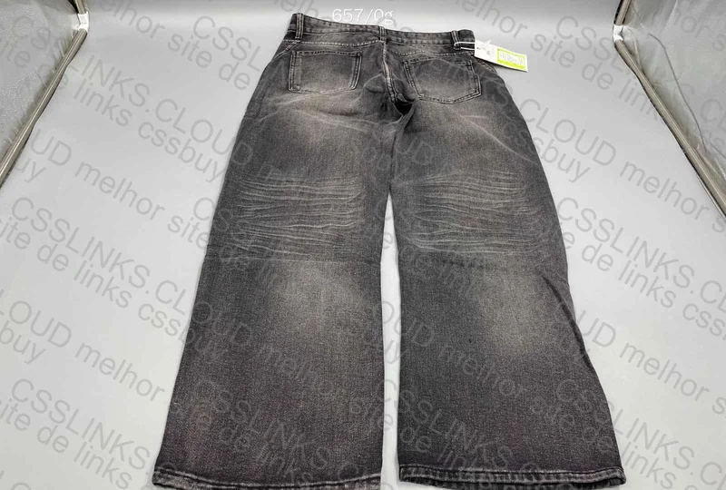 Straight Leg Jeans 3