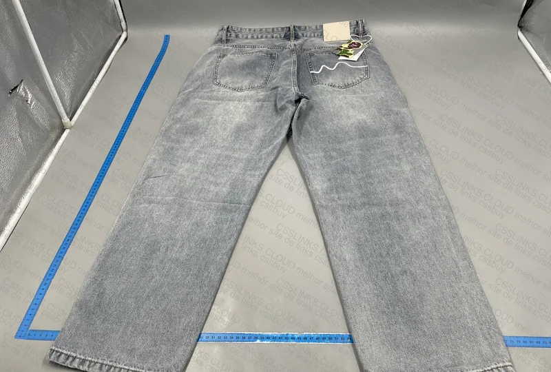 Light Straight Leg Jeans with Measurements 77y 2