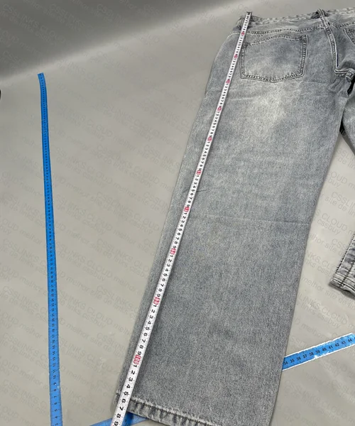 Light Straight Leg Jeans with Measurements 77y 4