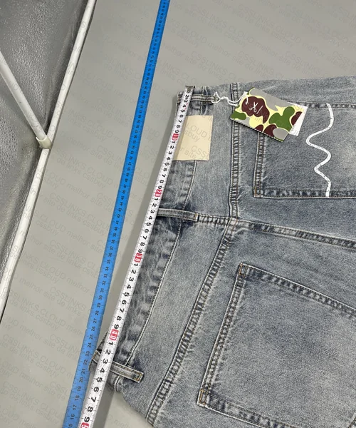Light Straight Leg Jeans with Measurements 77y 6
