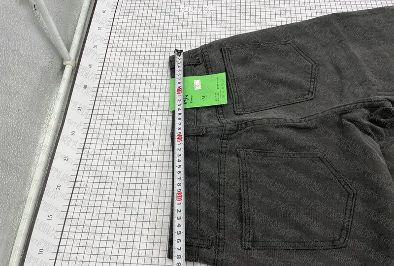 Jeans (Straight or Baggy?) 4
