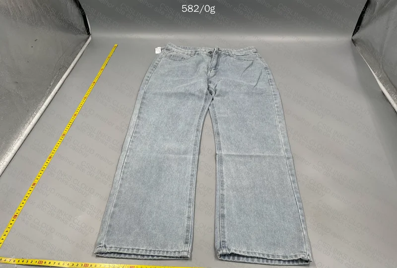 Straight Leg Jeans without Brand 3