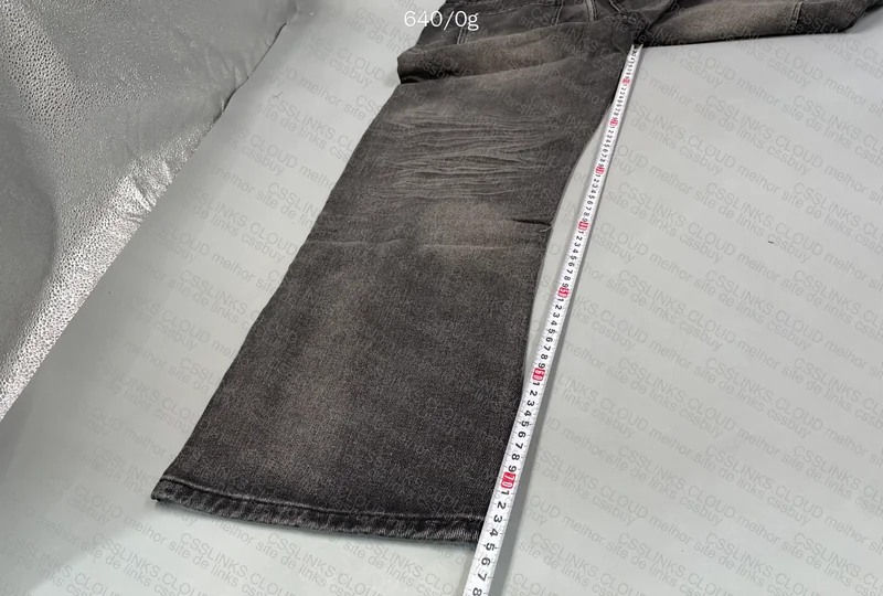 Black Straight/Baggy Jeans (with measurements) 4