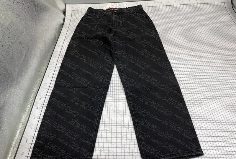 Supreme Jeans
