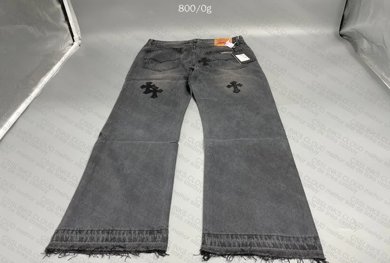 Levi's Pants? 4
