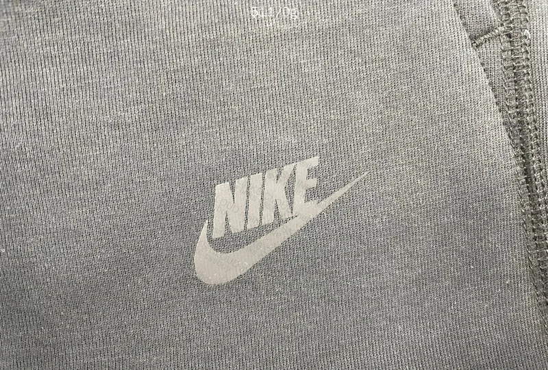 Nike Tech Pants 4