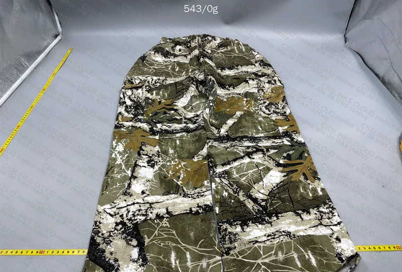 Extremely Camouflaged Realtree Pants 3
