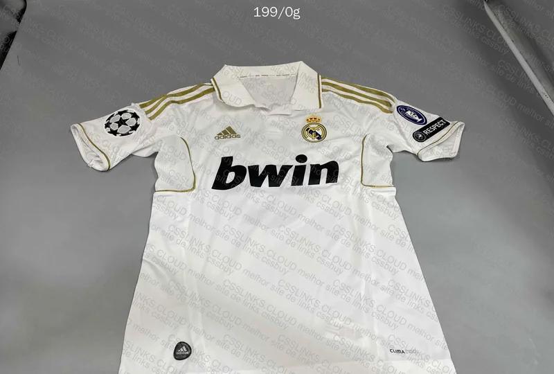Random Real Madrid GOAT Jersey