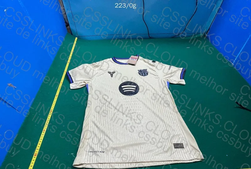 Barcelona Jersey 25/26 4