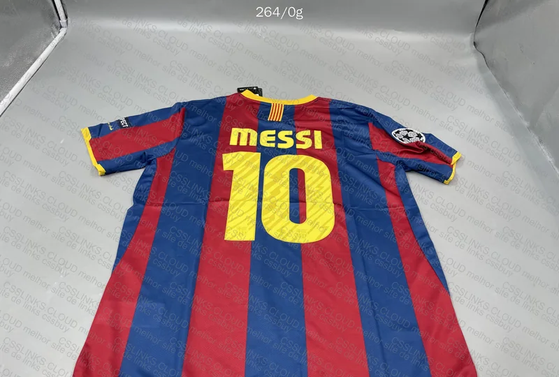 Barcelona Messi 2010-11 Jersey with Badges 9